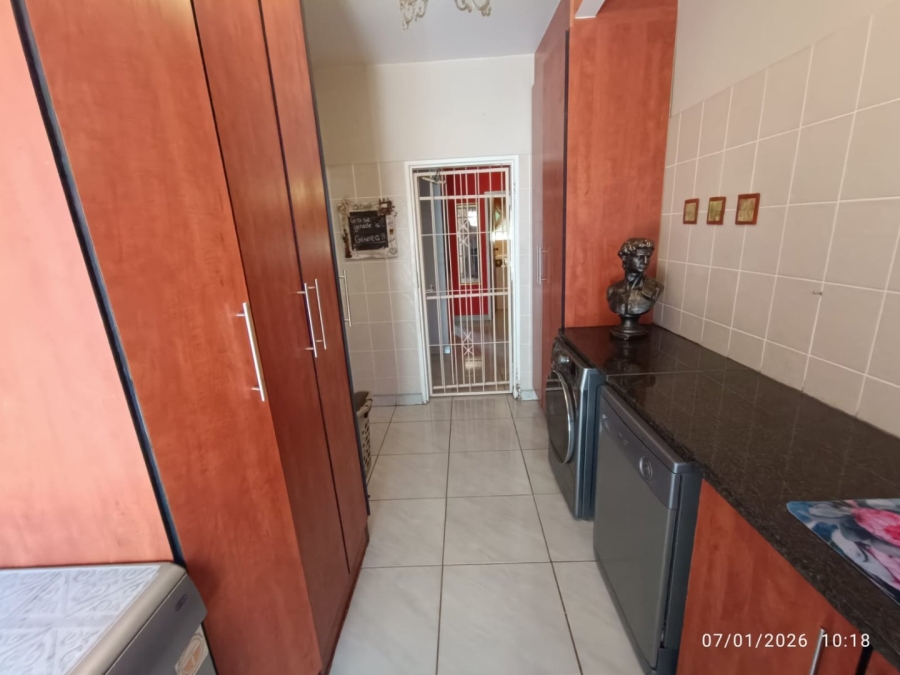 5 Bedroom Property for Sale in Wilkeville North West